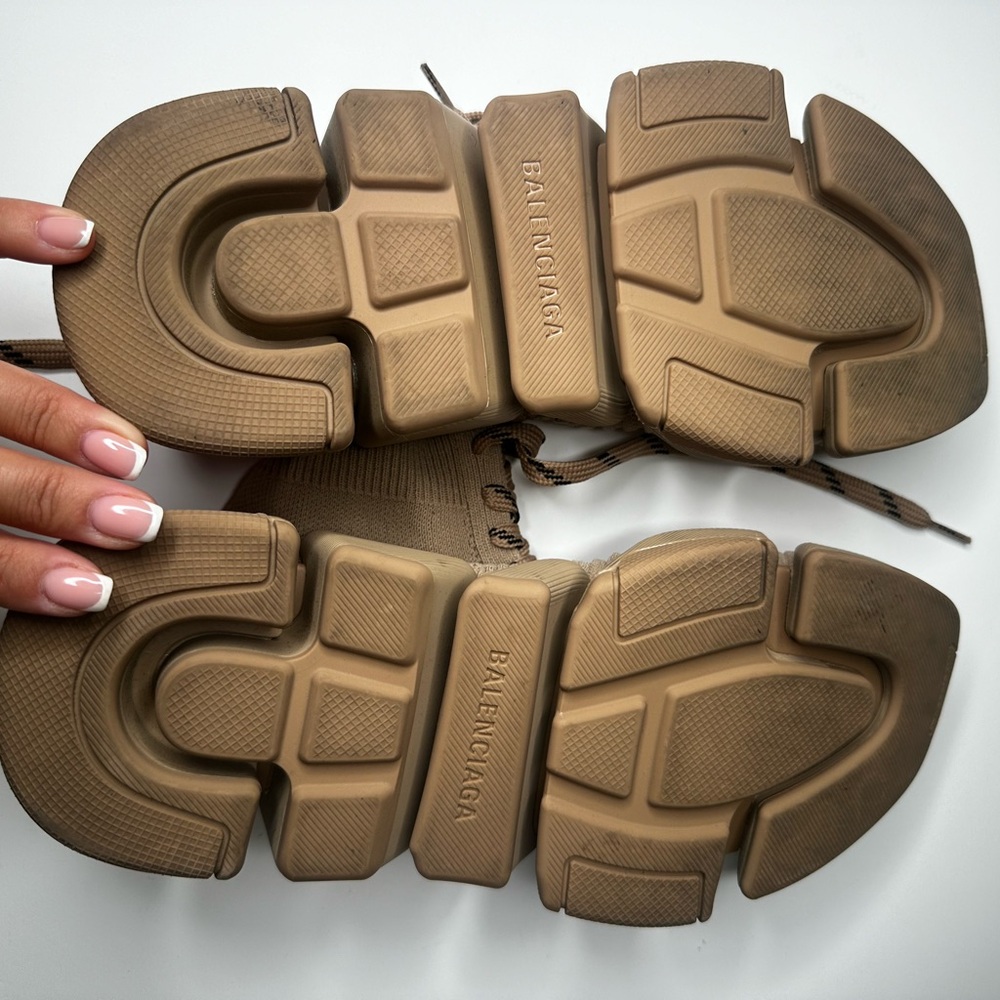 BALENCIAGA
Speed 2.0 Lace-Up Sneakers - Picture 4 of 7